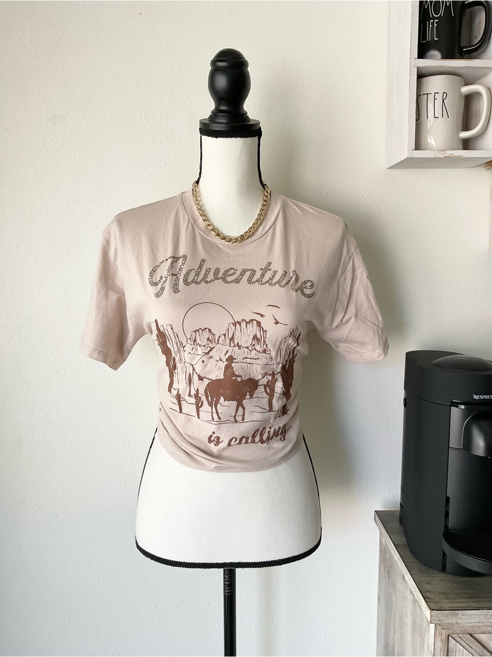 Organic Generation Cropped Aventure Is Calling Tee
